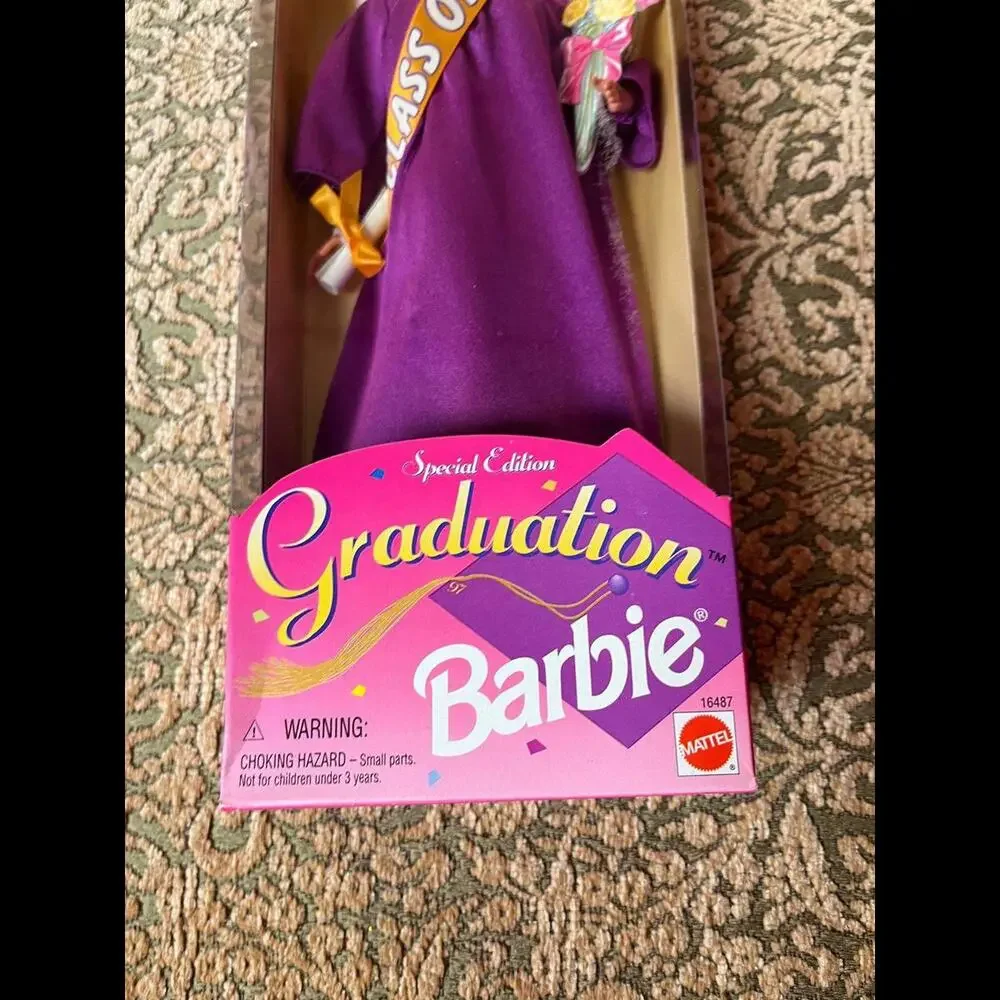 Graduation Barbie Class‎ of 1997 Special Edition 1996